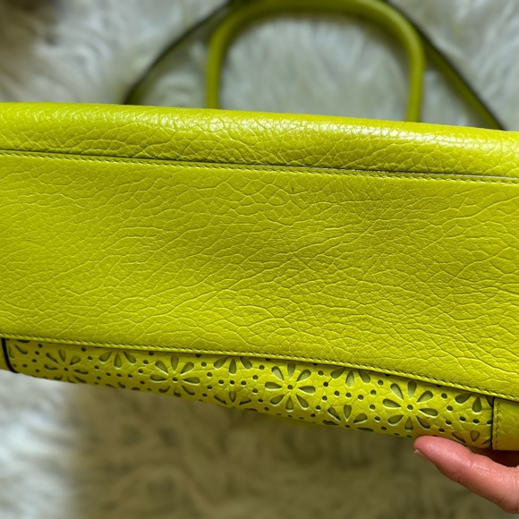 Kate Spade Perri Lane Romy Lime Green Bag! Pre-Loved - Picture 10 of 16